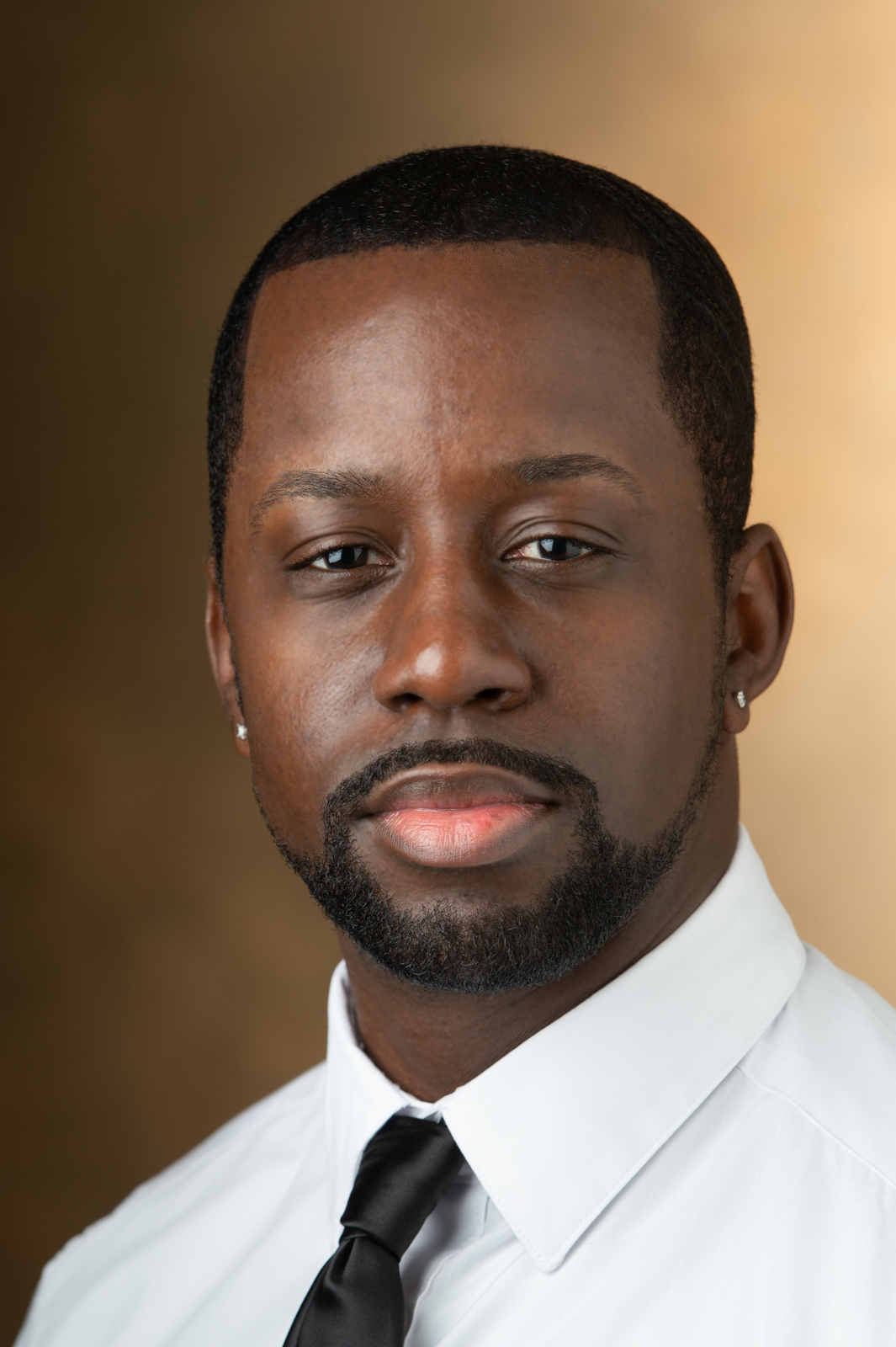 Timothy Lewis Headshot